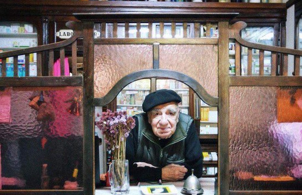Kadıköy'ün eczacısı Melih Amca son yolculuğuna uğurlandı
